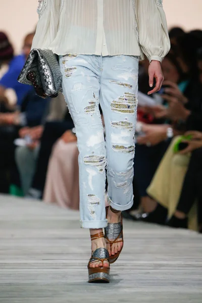 Look 70